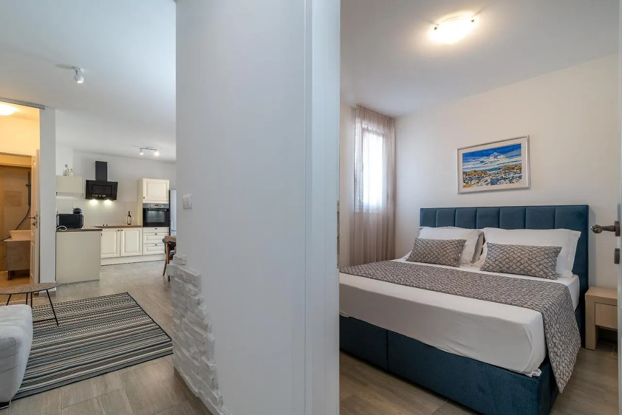 Apartments Liam Trogir 0*,