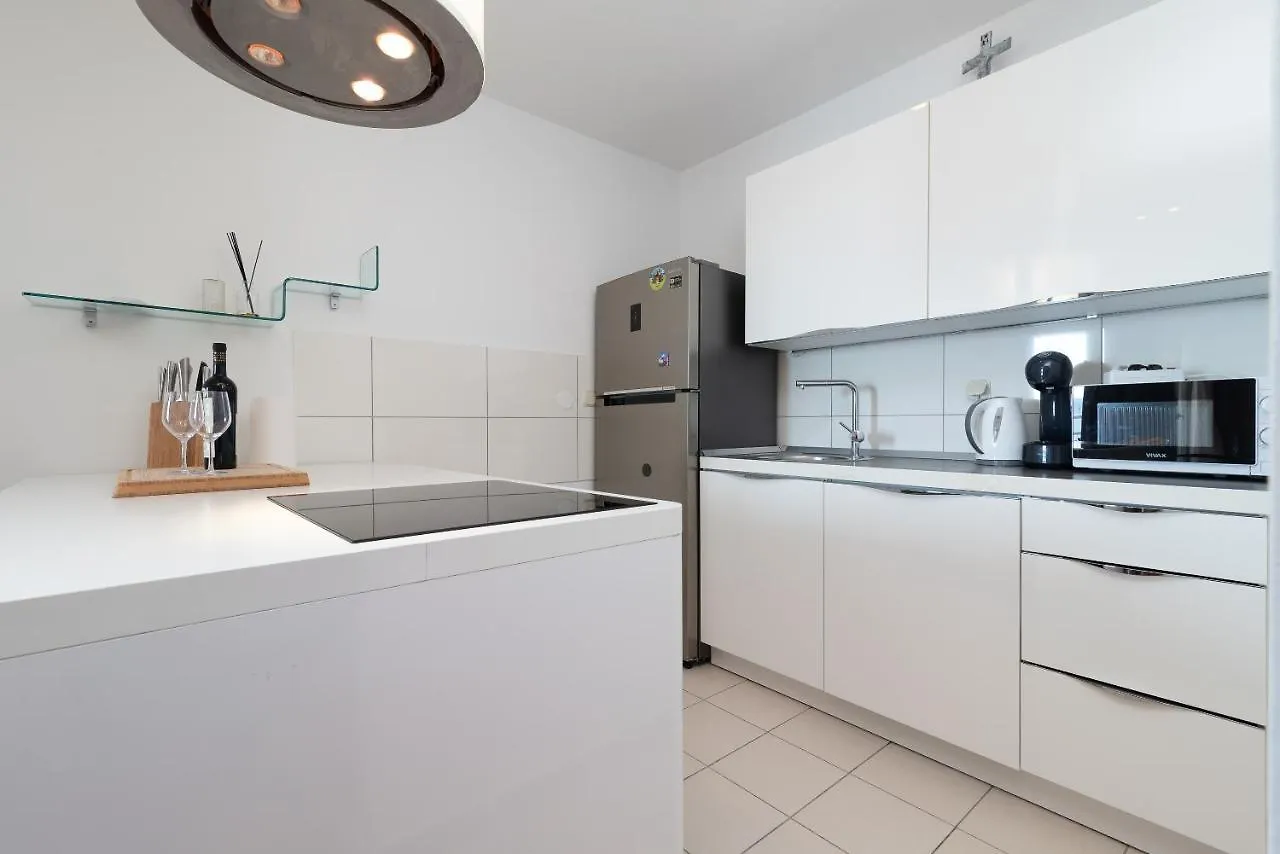 Apartments Liam Trogir 0*,