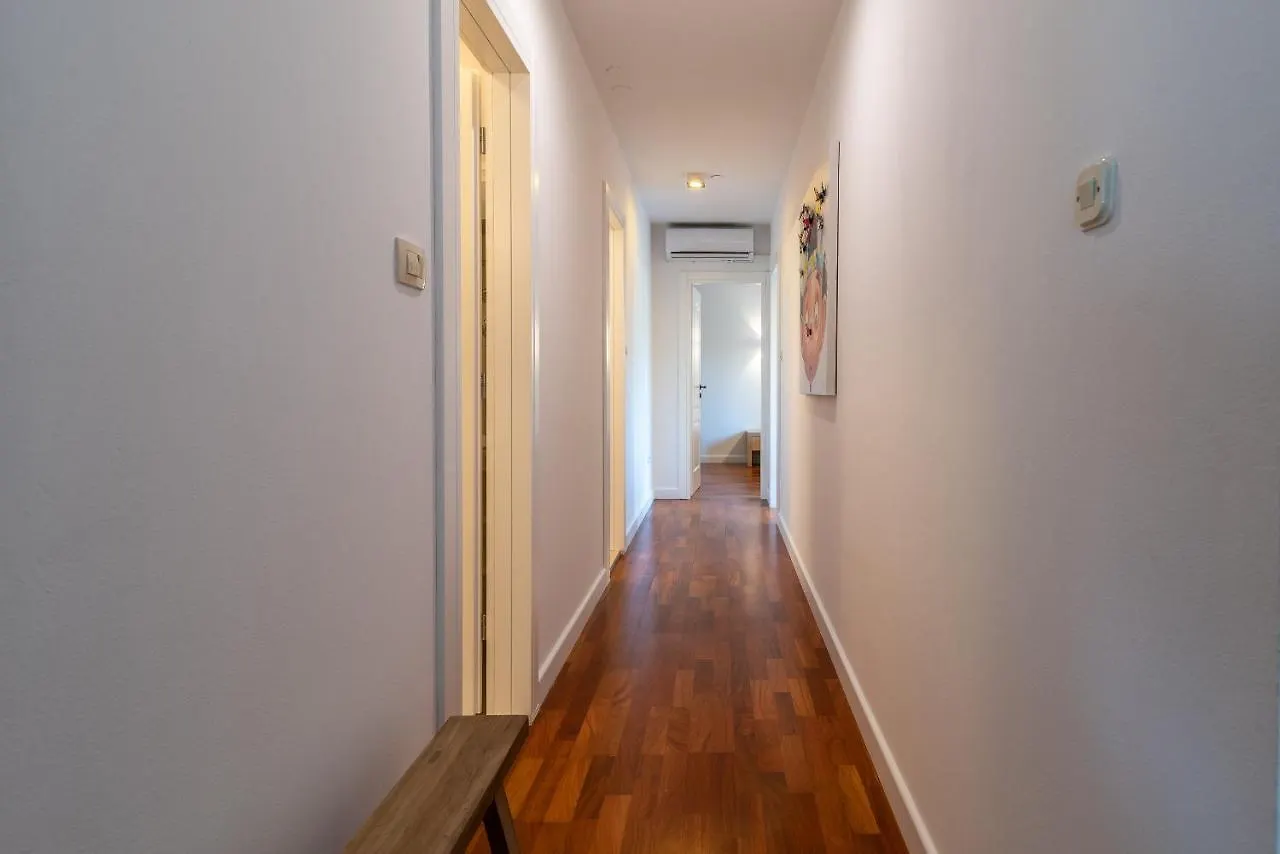 Apartments Liam Trogir 0*,